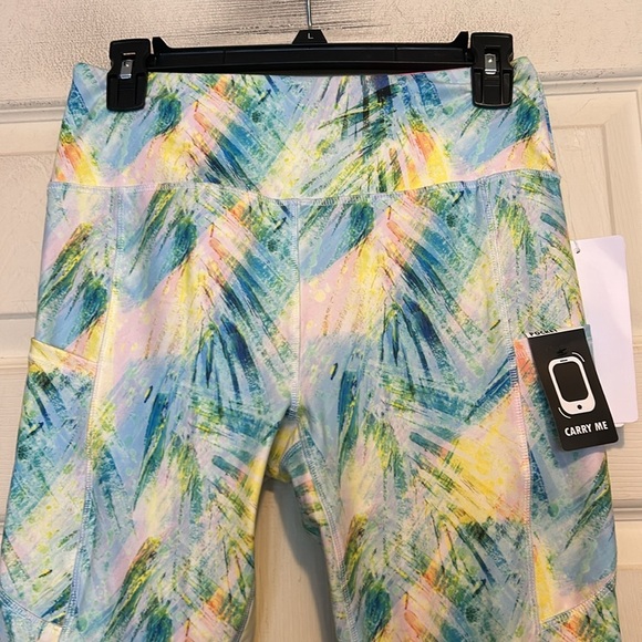 Gottex Capri Length Athletic Leggings Size Medium NWT Women's Green - Picture 2 of 7